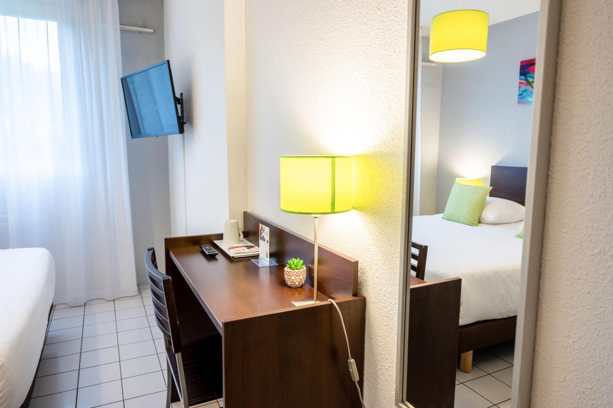 Comfort Aparthotel Besancon La City Bagian luar foto
