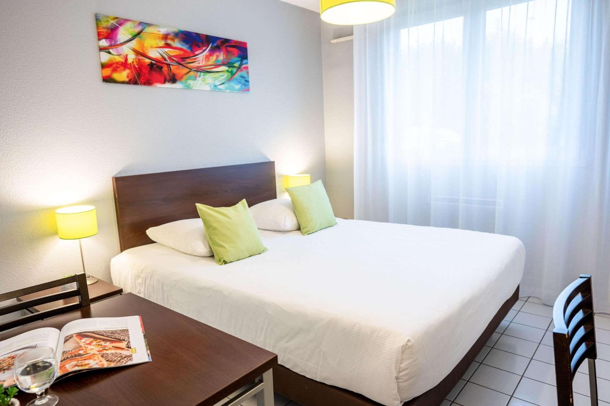 Comfort Aparthotel Besancon La City Bagian luar foto