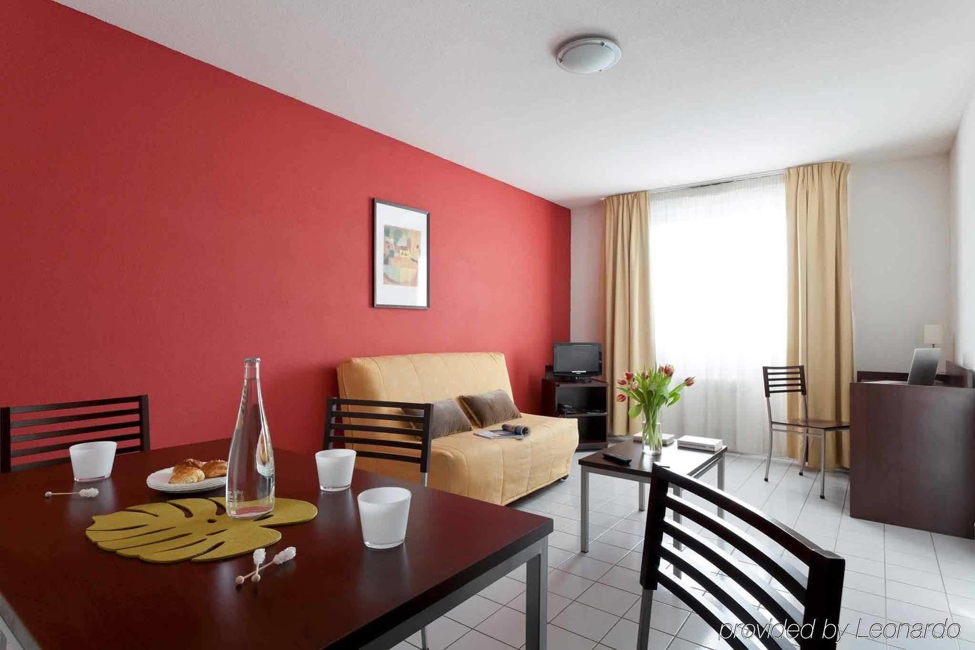 Comfort Aparthotel Besancon La City Bagian luar foto